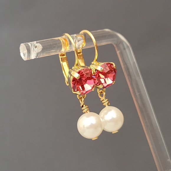 Austrian Crystal and Pearl Earrings in Gold - Picture 2 of 7